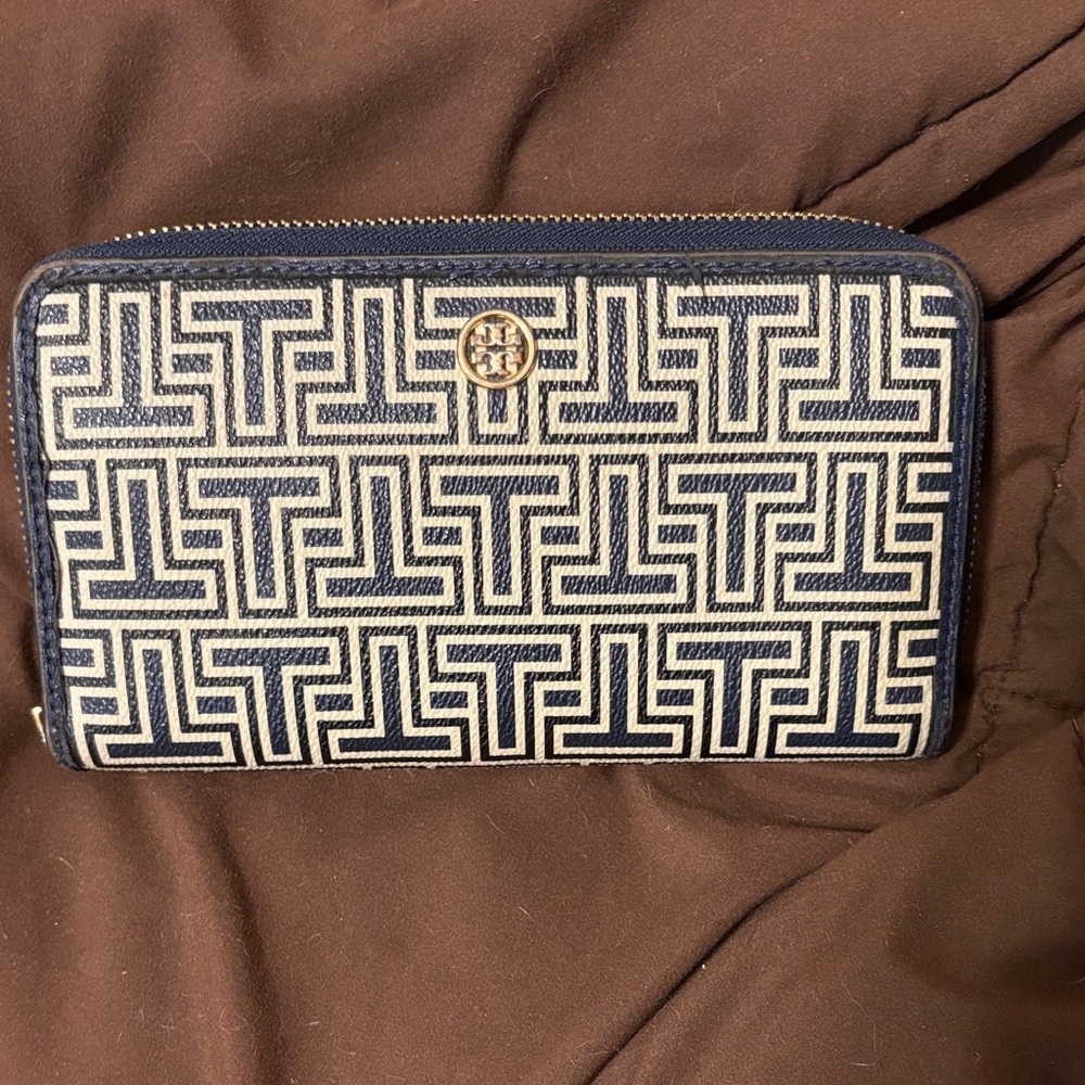 Tory Burch Blue and Cream Patterned Wallet